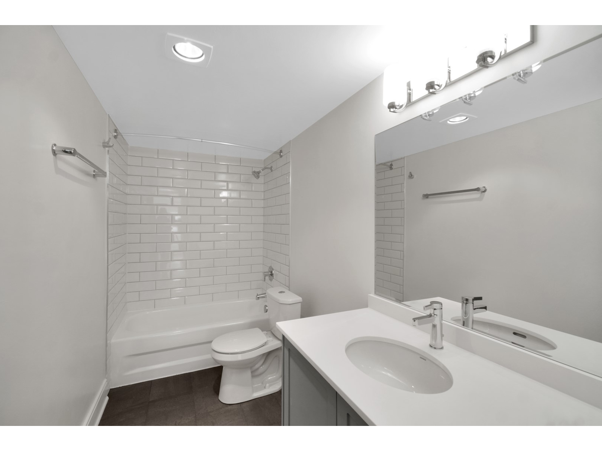 0220-820 Craigflower Road, Esquimalt, BC, V9A 6X2 - 6