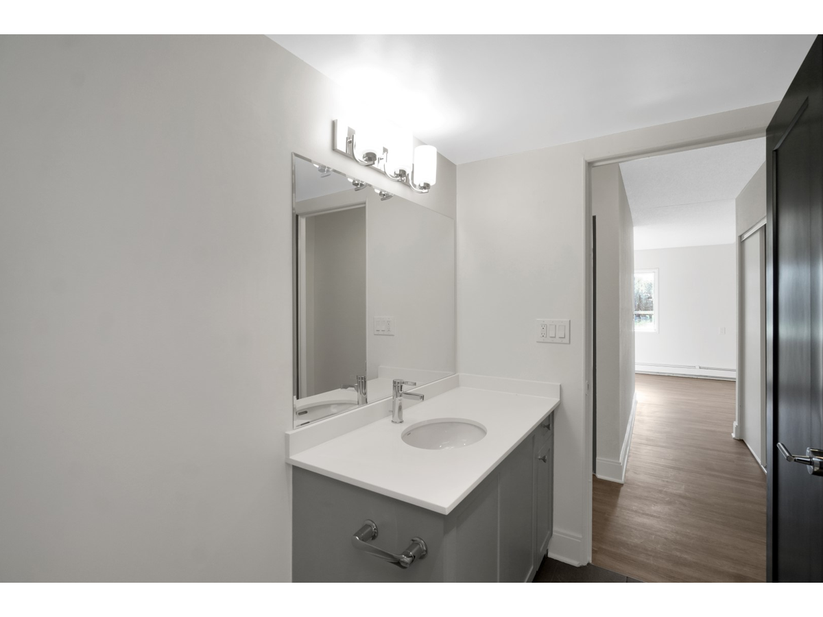 0220-820 Craigflower Road, Esquimalt, BC, V9A 6X2 - 21