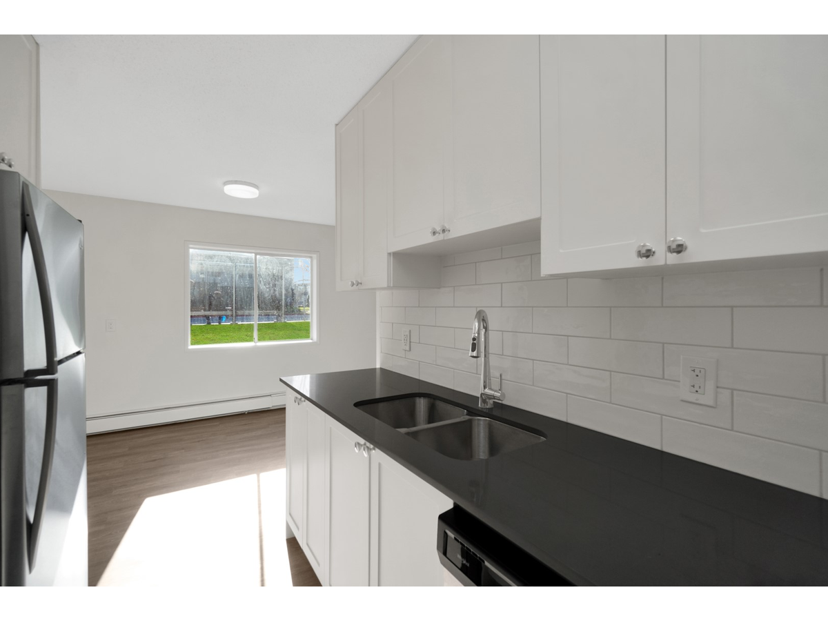 0220-820 Craigflower Road, Esquimalt, BC, V9A 6X2 - 27