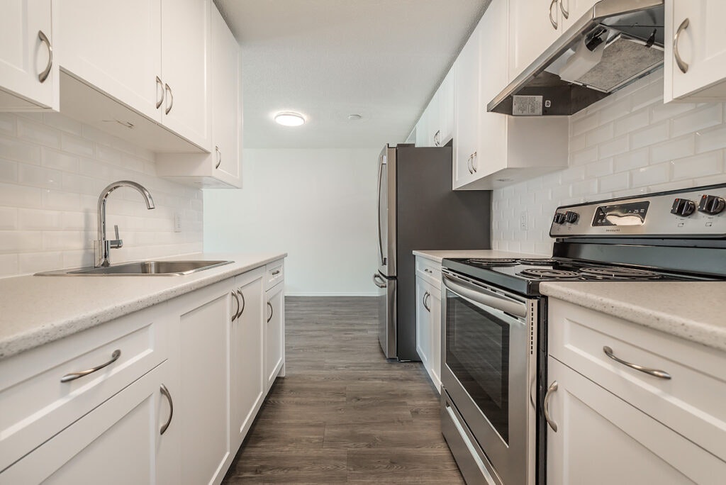 432-1575 Begbie Street, Victoria, BC, V8R 1L2 - 2