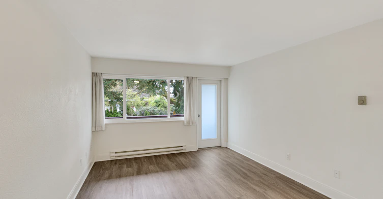 0033-1224 Balmoral Road, Victoria, BC, V8T 1B3 - 3