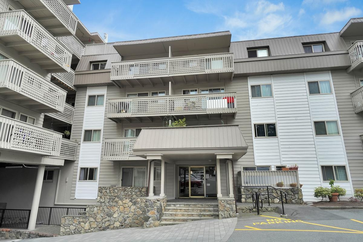 0209-948 Esquimalt Road, Esquimalt, BC, V9A 6V3 - 2