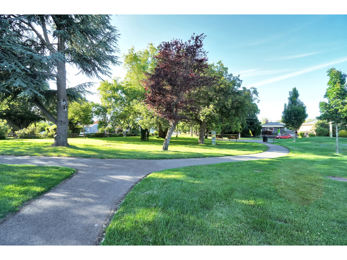 0303-1955 Ashgrove Street, Victoria, BC, V8R 4N8 - 18