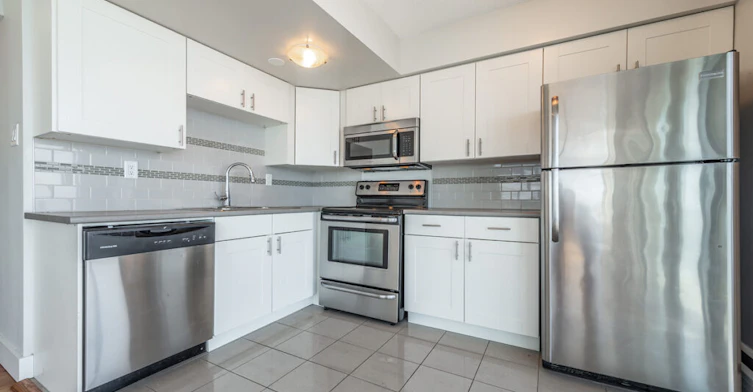 305-450 Dallas Road, Victoria, BC, V8V 1B1