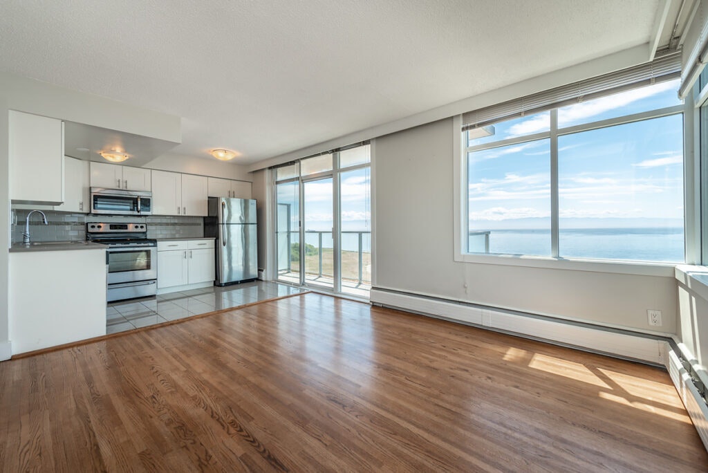 305-450 Dallas Road, Victoria, BC, V8V 1B1 - 2