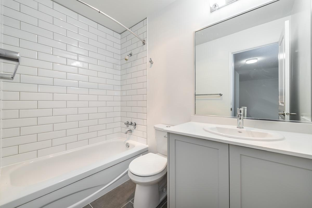 0304-3255 Quadra Street, Saanich, BC, V8X 1G4 - 5