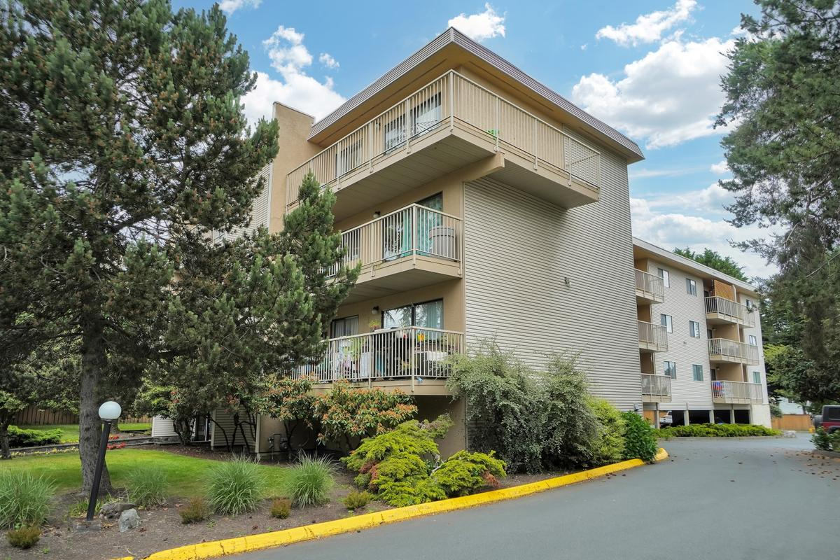 0304-3255 Quadra Street, Saanich, BC, V8X 1G4 - 2