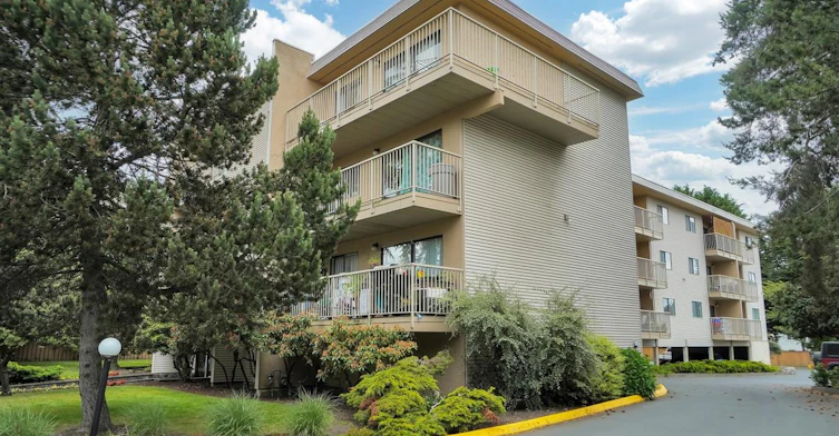 0304-3255 Quadra Street, Saanich, BC, V8X 1G4 - 2
