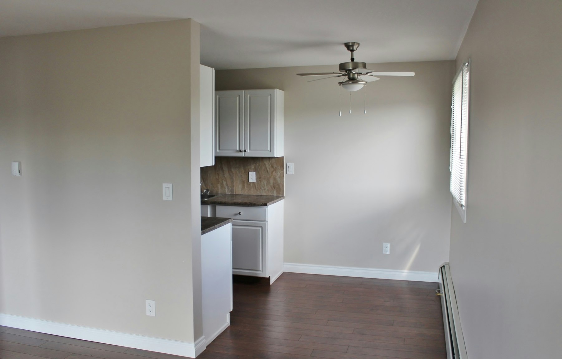 11324 97 Street Nw, Edmonton, AB, T5G 1X4 - 7