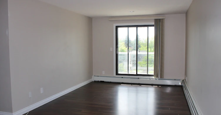11324 97 Street Nw, Edmonton, AB, T5G 1X4 - 9