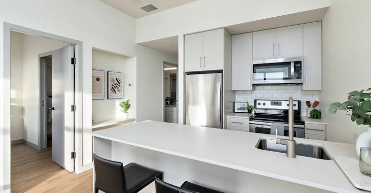 8155-405-8155 105 Street NW, Edmonton, AB, T6E 3R7 - 46