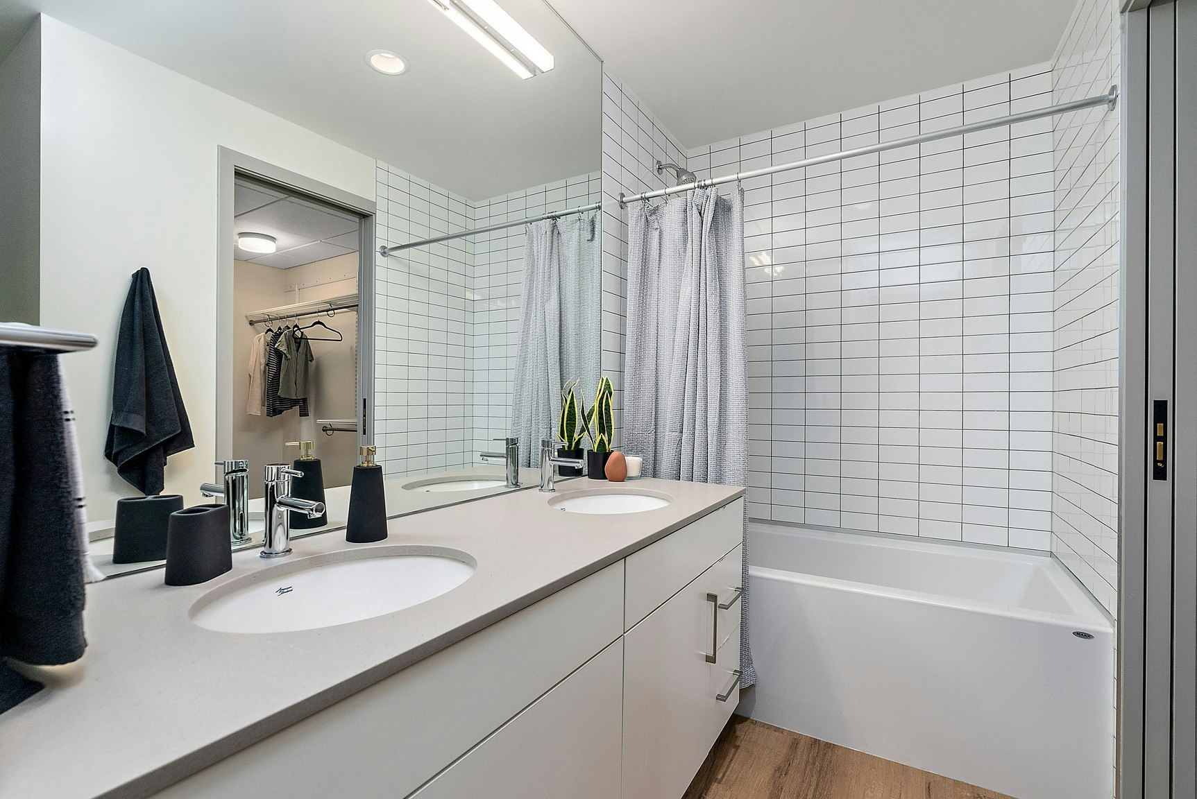 8155-405-8155 105 Street NW, Edmonton, AB, T6E 3R7 - 35
