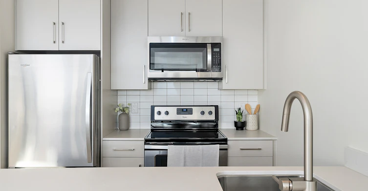8155-619-8155 105 Street NW, Edmonton, AB, T6E 3R7 - 18