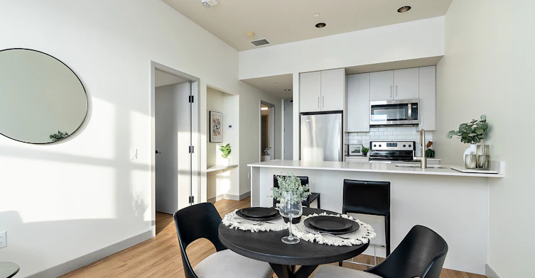 8155-619-8155 105 Street NW, Edmonton, AB, T6E 3R7 - 48
