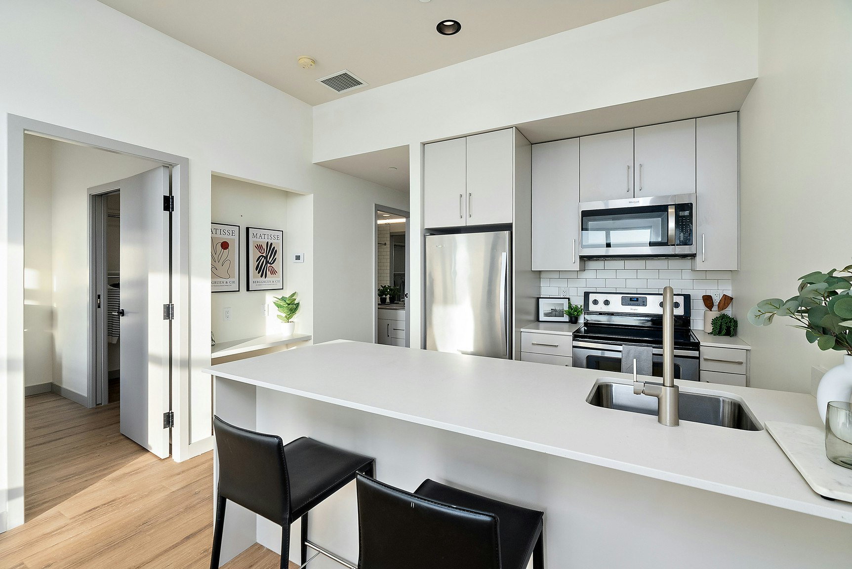 8155-619-8155 105 Street NW, Edmonton, AB, T6E 3R7 - 46