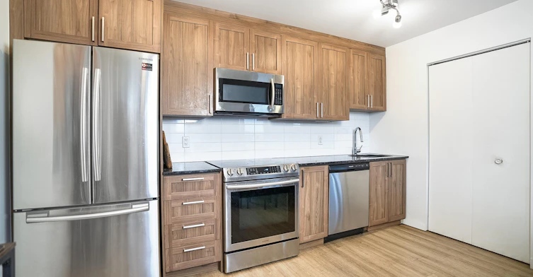 9801 Ceres Rue, Dollard-Des-Ormeaux, QC, H9B 0A8 - 9