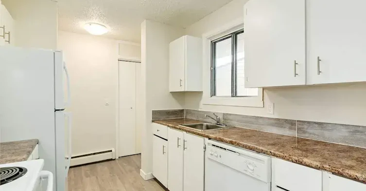 201-4518 42 Street, Bonnyville Town, AB, T9N 1L4 - 5