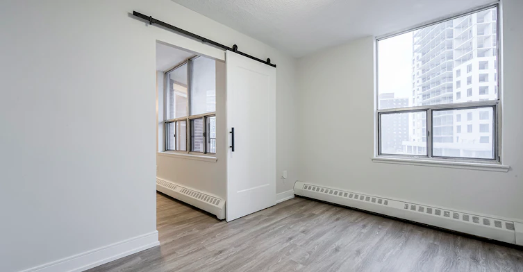 0210-75 Eastdale Avenue, Toronto, ON, M4C 5N3 - 22
