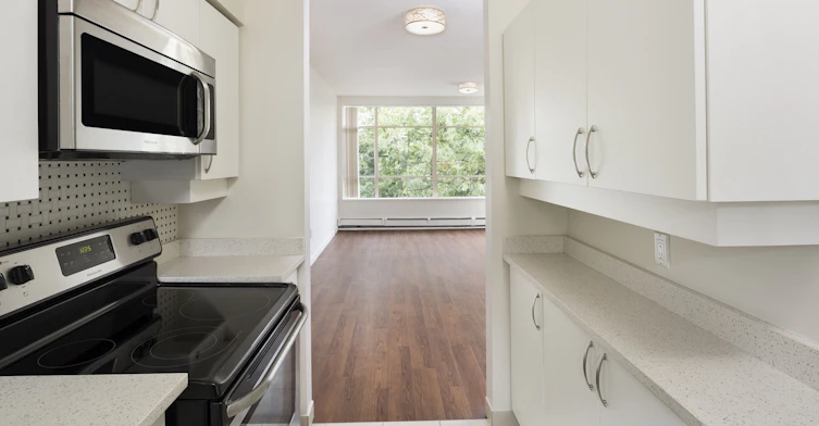 313-3550 West Broadway Street, Vancouver, BC, V6R 2B6 - 8