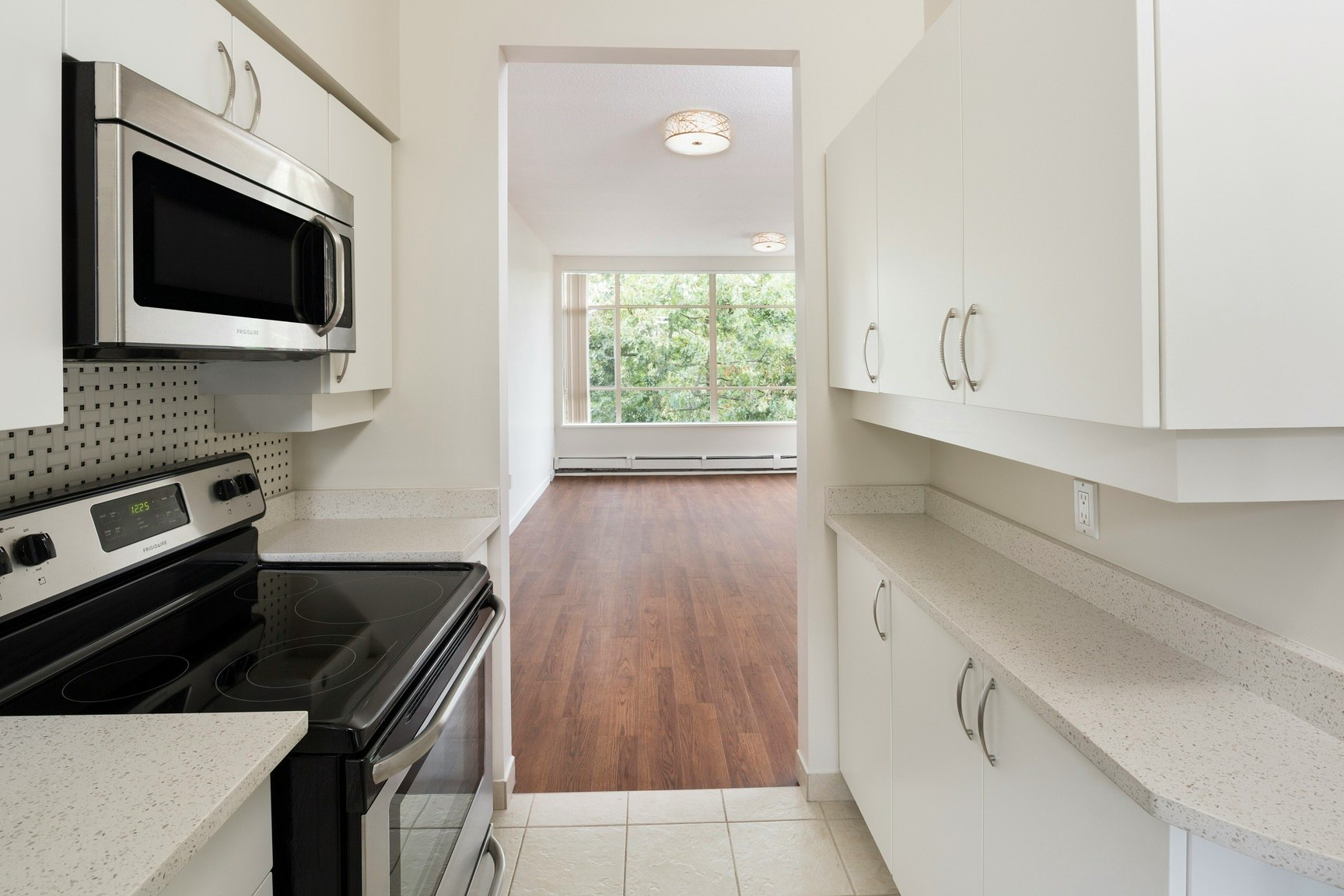 305-3550 West Broadway Street, Vancouver, BC, V6R 2B6 - 8