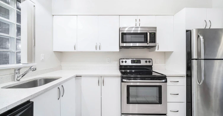 305-3550 West Broadway Street, Vancouver, BC, V6R 2B6 - 19
