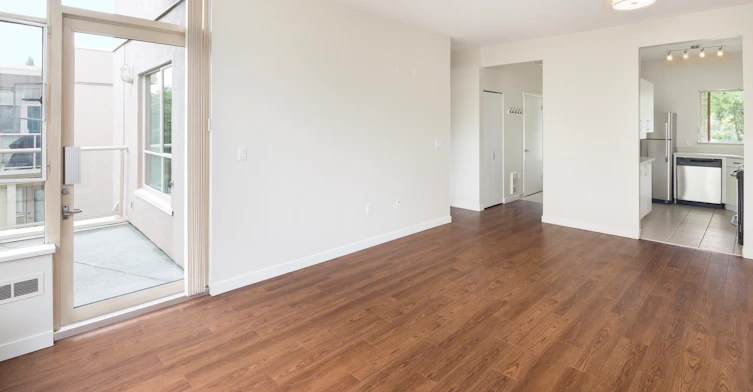 311-3550 West Broadway Street, Vancouver, BC, V6R 2B6 - 7