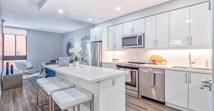 0411-57 Charles Street West, Toronto, ON, M5S 2X1 - 2