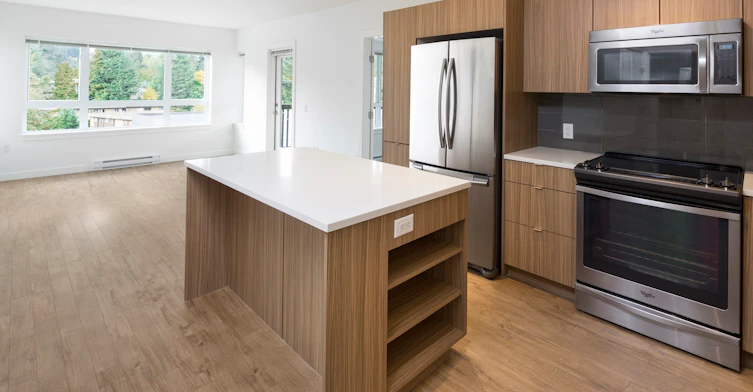 421-2151 Front Street, North Vancouver, BC, V7H 0B7 - 7