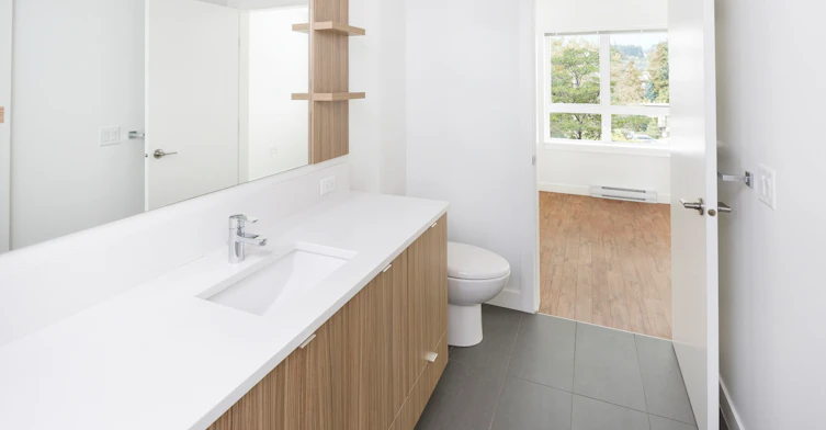421-2151 Front Street, North Vancouver, BC, V7H 0B7 - 4