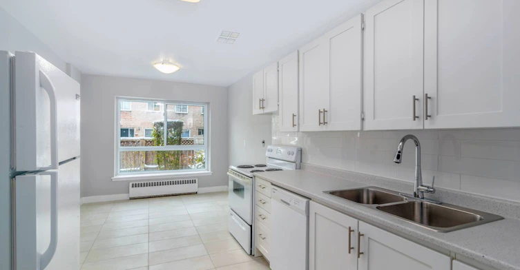E103-2911 Bayview Avenue, Toronto, ON, M2K 1E8 - 19