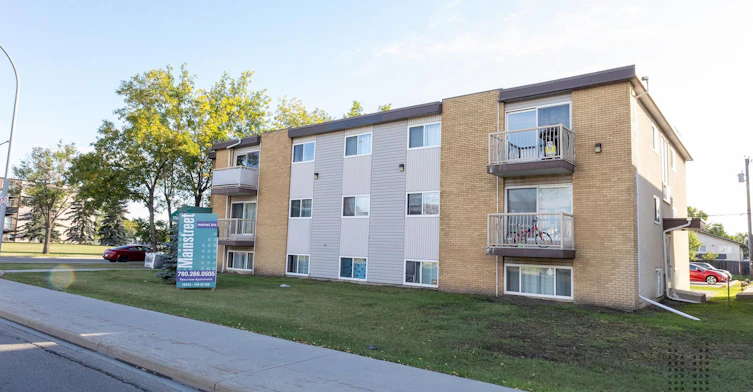 10408 155 Avenue NW, Edmonton, AB, T5X 4G6 - 4
