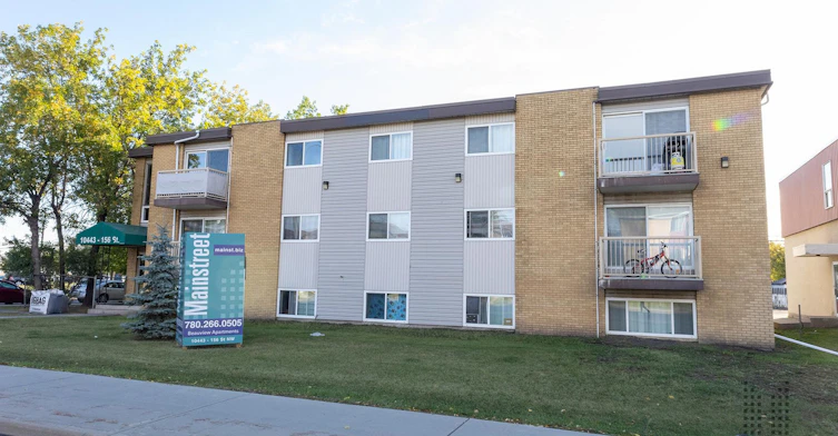 10408 155 Avenue NW, Edmonton, AB, T5X 4G6
