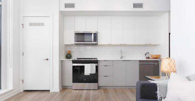 950 Mcpherson Square NE, Calgary, AB, T2E 8C7 - 11