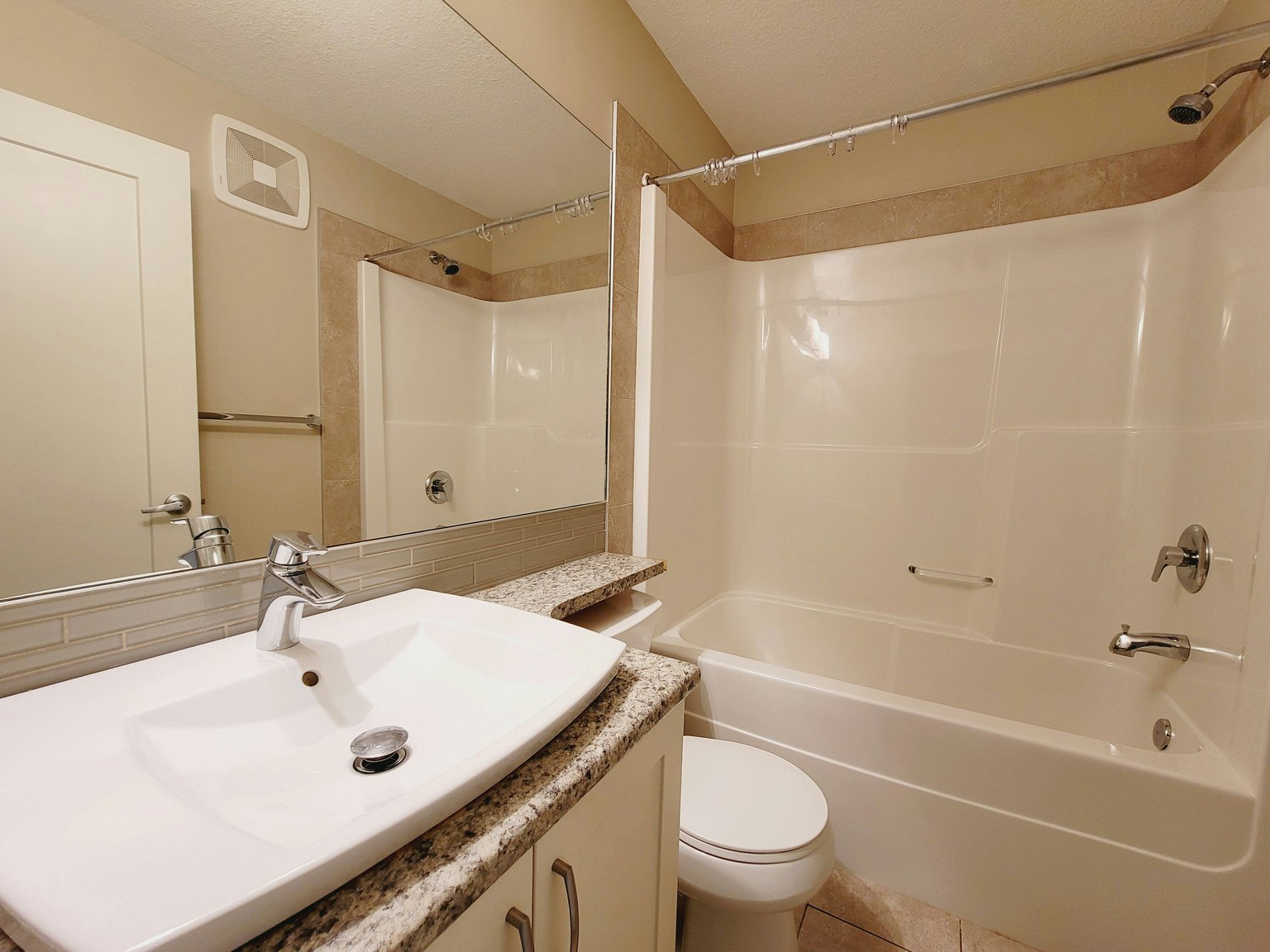 1724 167 Street SW, Edmonton, AB, T6W 3C5 - 17