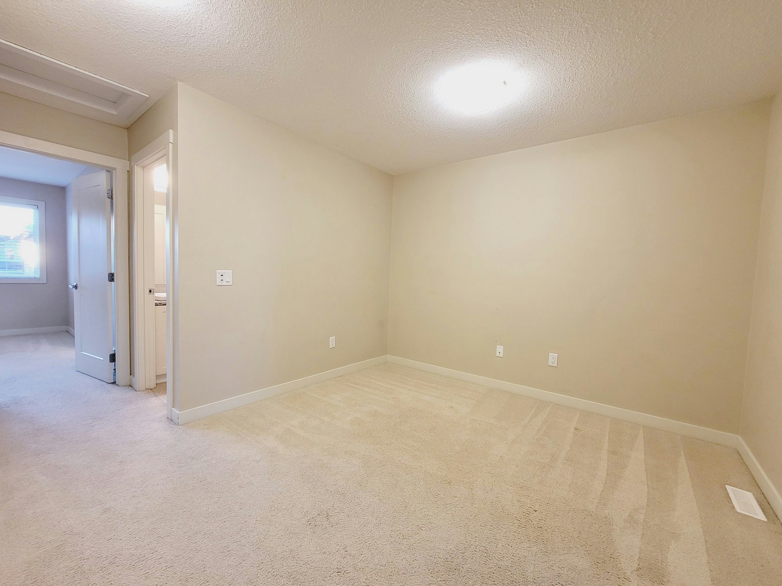 1724 167 Street SW, Edmonton, AB, T6W 3C5 - 9