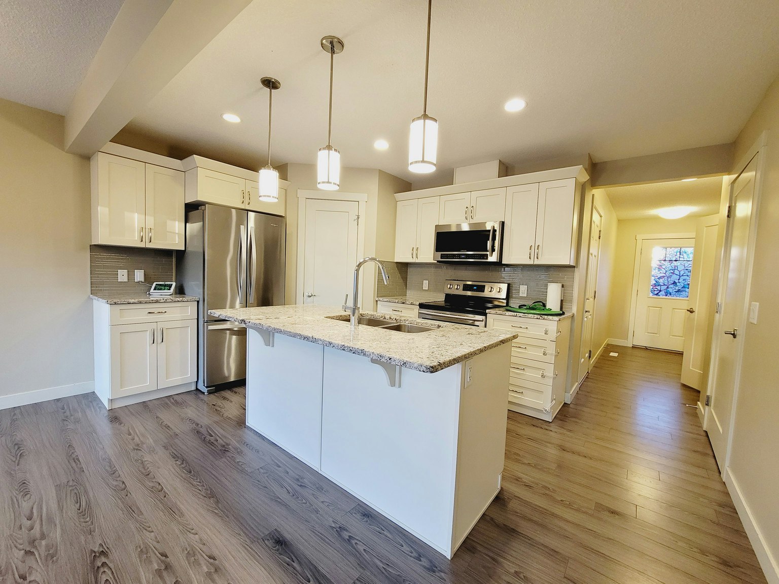1724 167 Street SW, Edmonton, AB, T6W 3C5 - 2