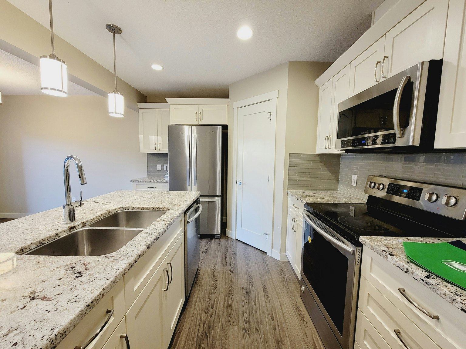 1724 167 Street SW, Edmonton, AB, T6W 3C5 - 5