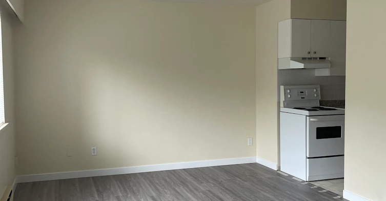 405-150 21st Street, West Vancouver, BC, V7V 4A3
