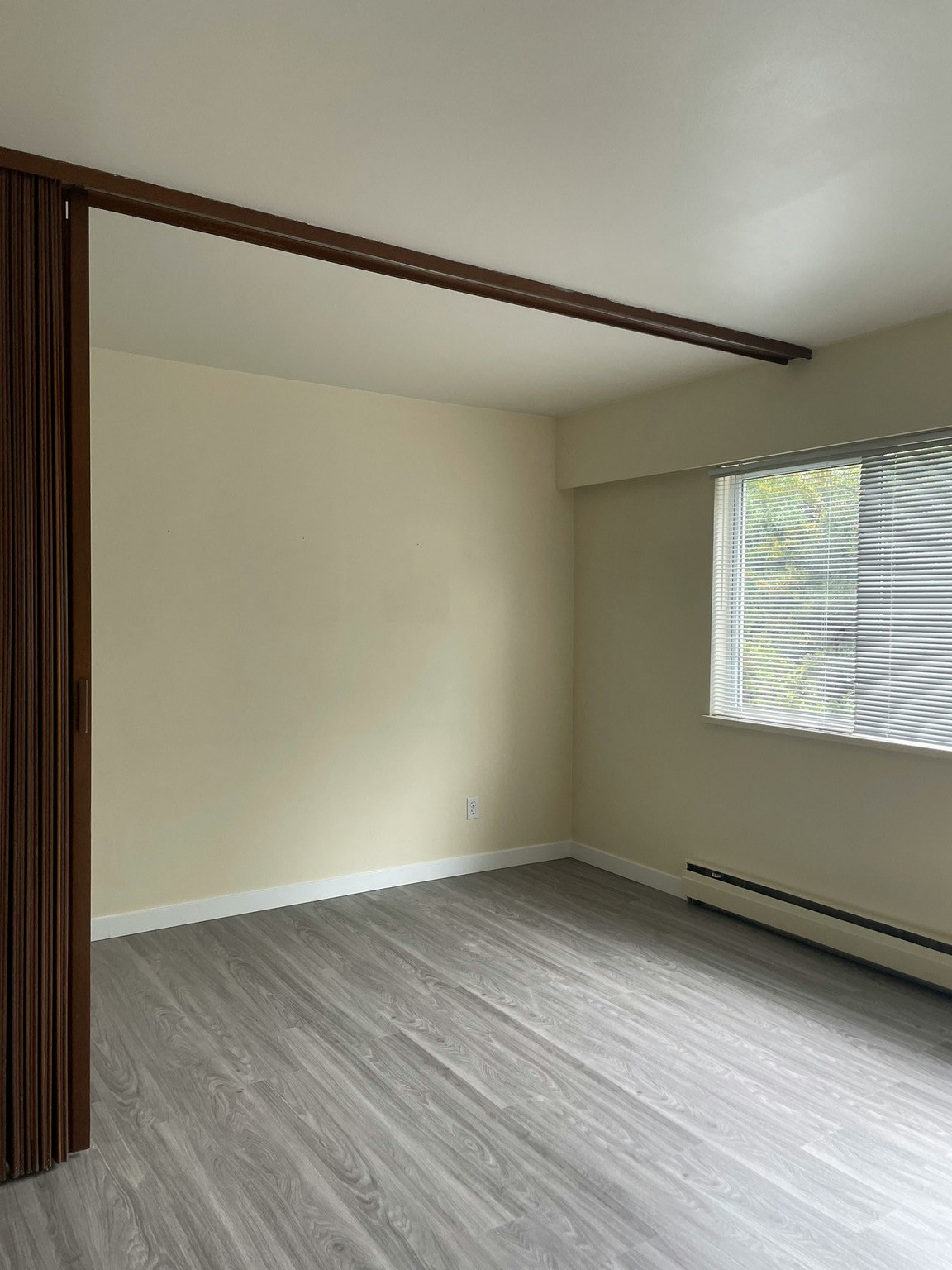 405-150 21st Street, West Vancouver, BC, V7V 4A3 - 2