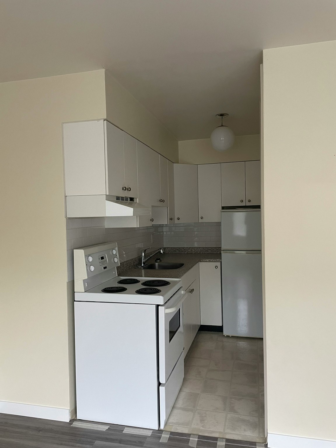 405-150 21st Street, West Vancouver, BC, V7V 4A3 - 3