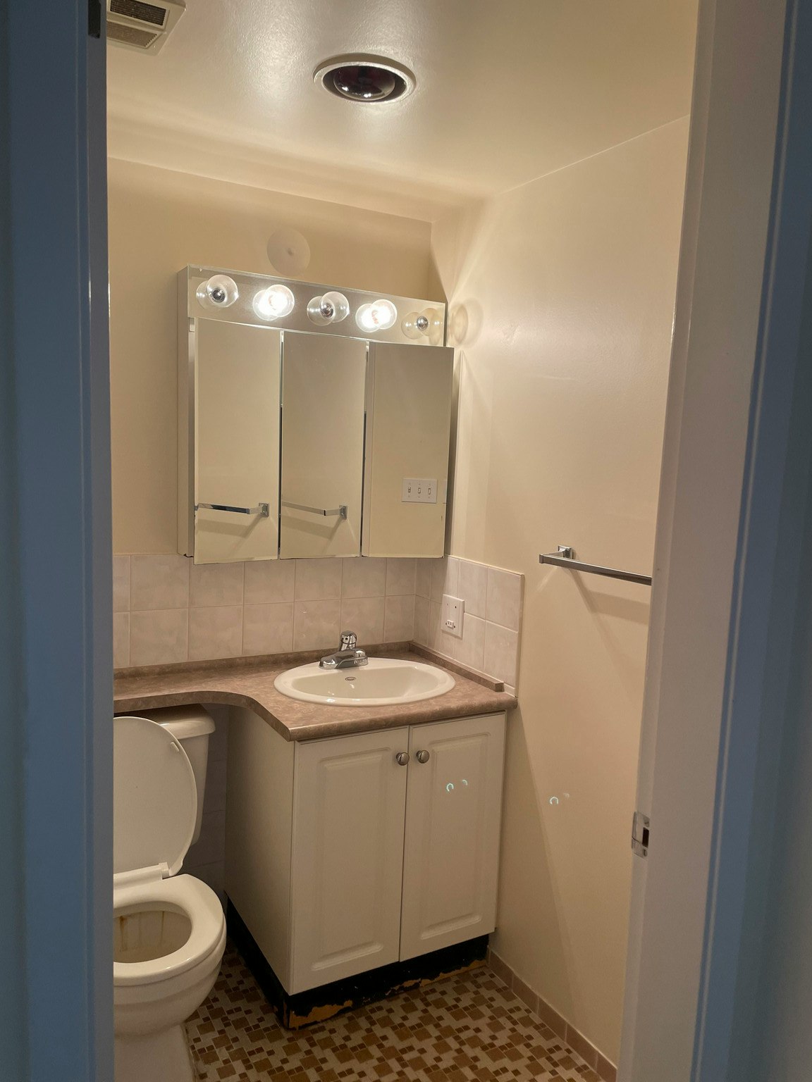 405-150 21st Street, West Vancouver, BC, V7V 4A3 - 4