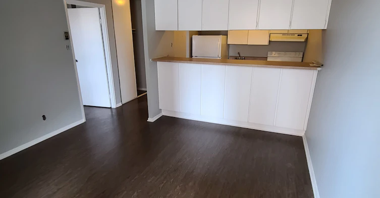 202-440 Gloucester, Ottawa, ON, K1R 7T8 - 2