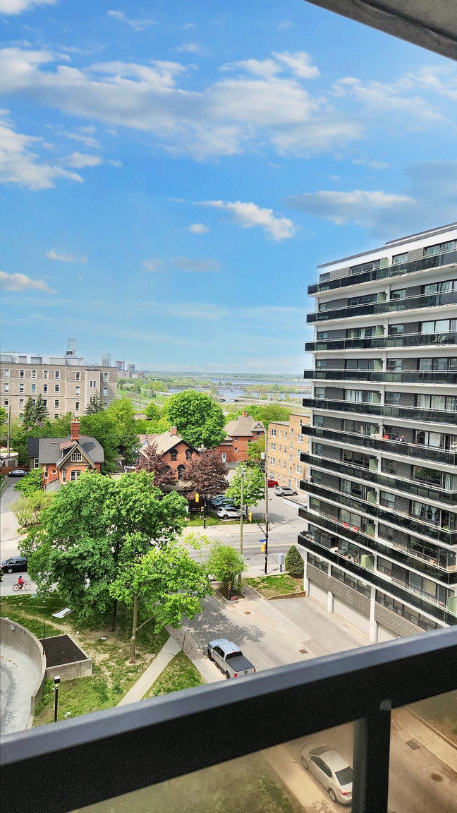 202-440 Gloucester, Ottawa, ON, K1R 7T8