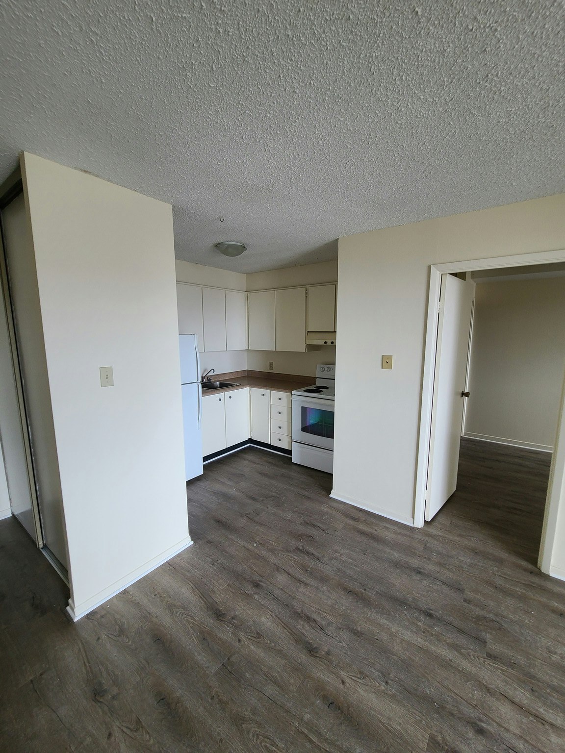 202-440 Gloucester, Ottawa, ON, K1R 7T8 - 7