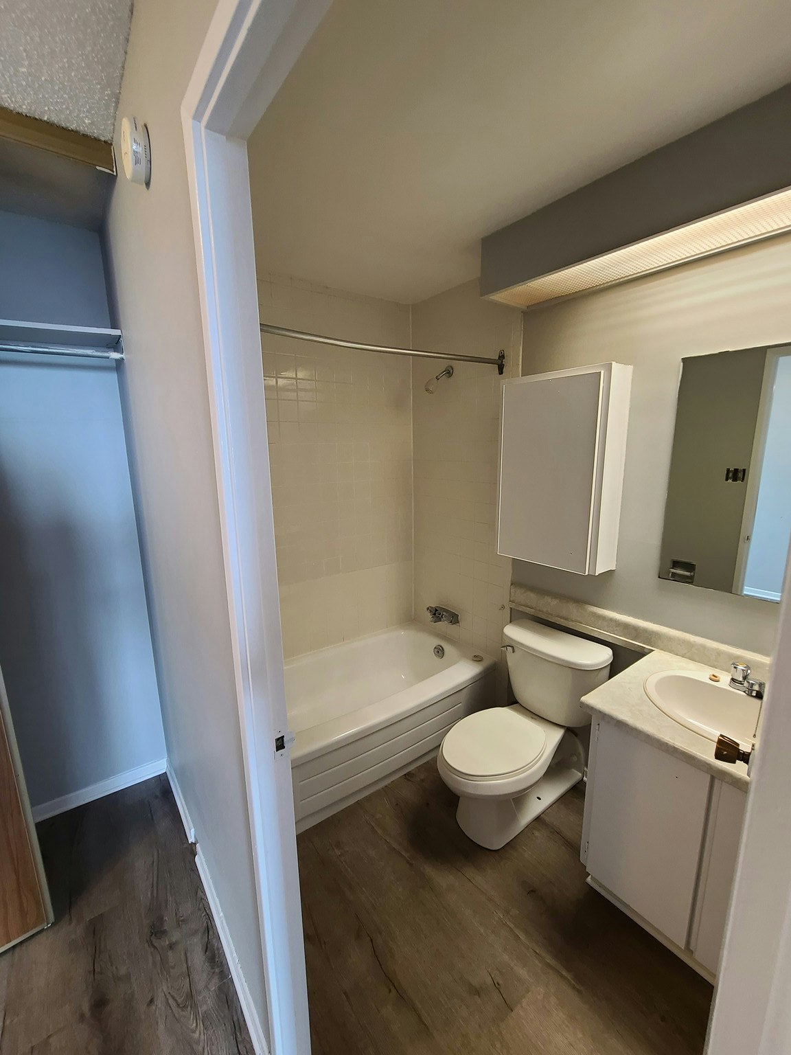 202-440 Gloucester, Ottawa, ON, K1R 7T8 - 11