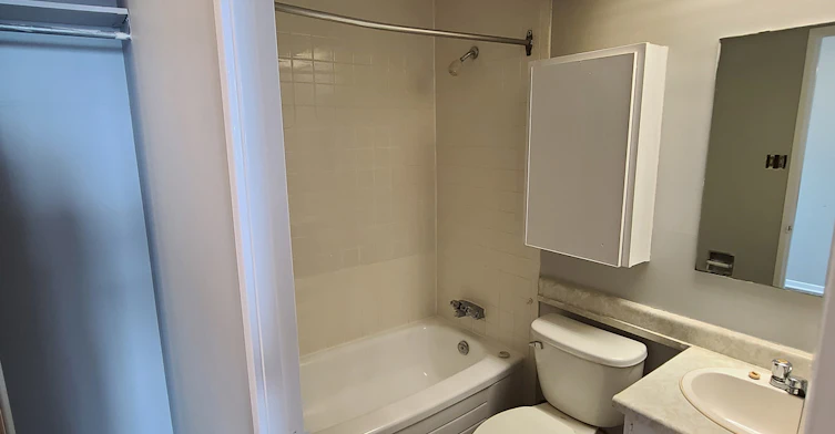 202-440 Gloucester, Ottawa, ON, K1R 7T8 - 11