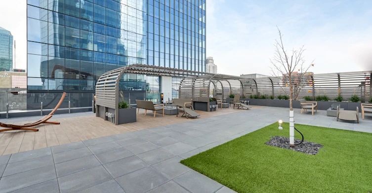 10360 102 Street, Edmonton, AB, T5J 4Y8 - 8