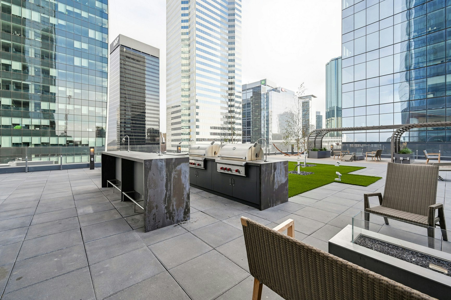 10360 102 Street, Edmonton, AB, T5J 4Y8 - 7
