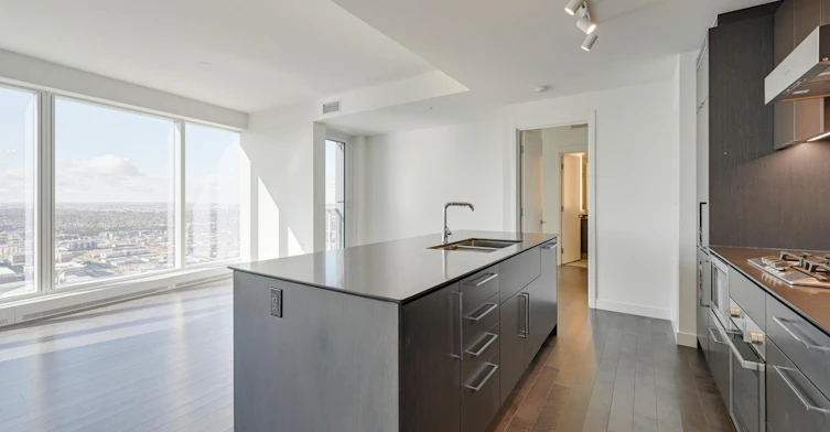 10360 102 Street, Edmonton, AB, T5J 4Y8 - 2