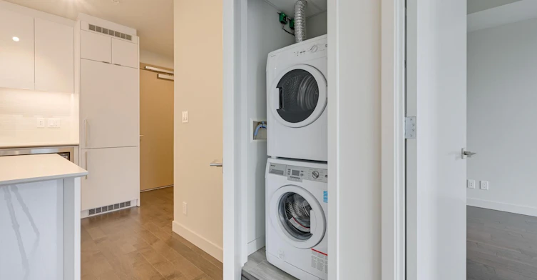 10360 102 Street, Edmonton, AB, T5J 4Y8 - 9